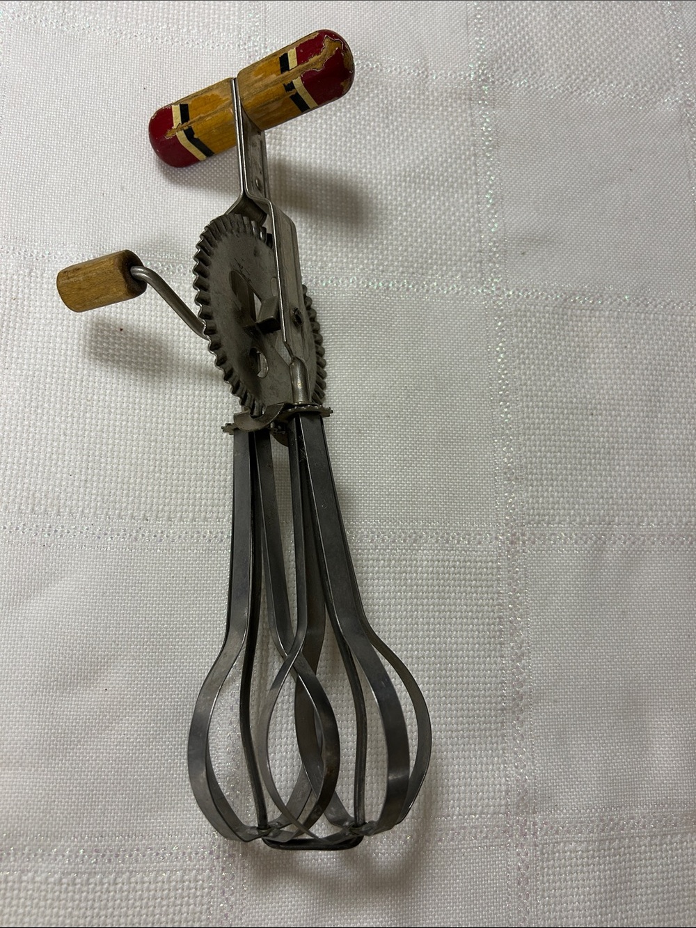 Vintage EKCO A&J high speed hand crank Egg Beater - Red and Wood Handle image 3